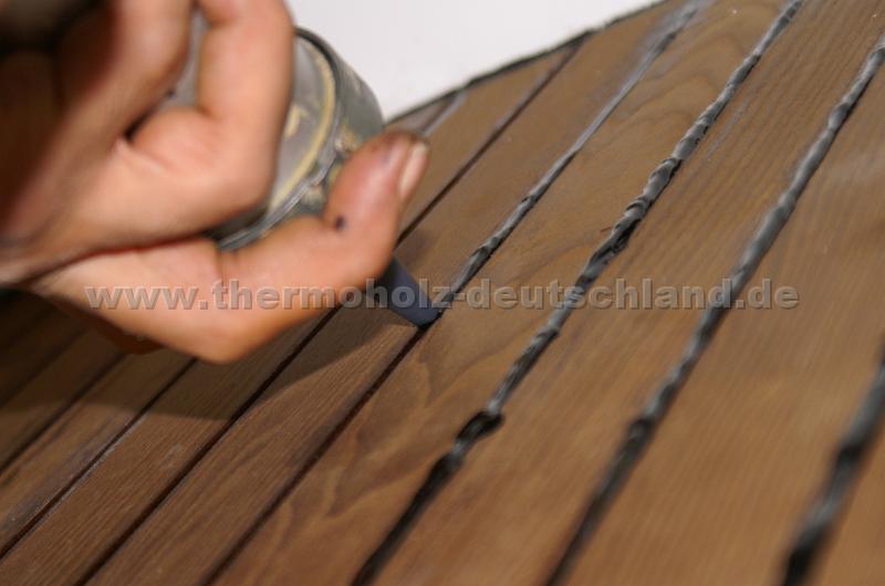 Badboden Marina Thermoesche (3).JPG - Badboden (Duschboden) Marina Thermoesche mit sichtbarer Gummifunge durchgenend auf Estrich